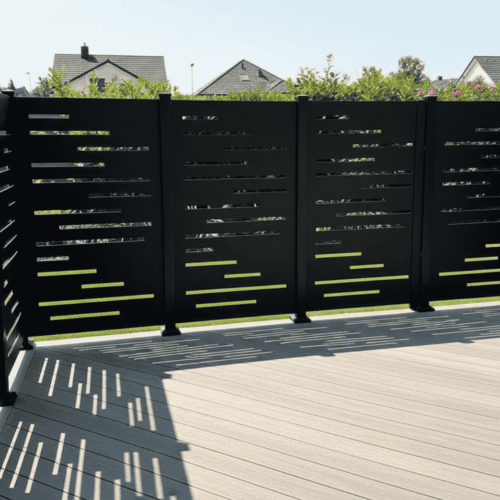 Aluminum outdoor privacy screen on Kitchener deck by Grand River